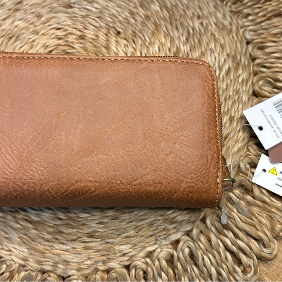 New Born Tooled Floral Leather Wallet - Brown - Picture 4 of 8